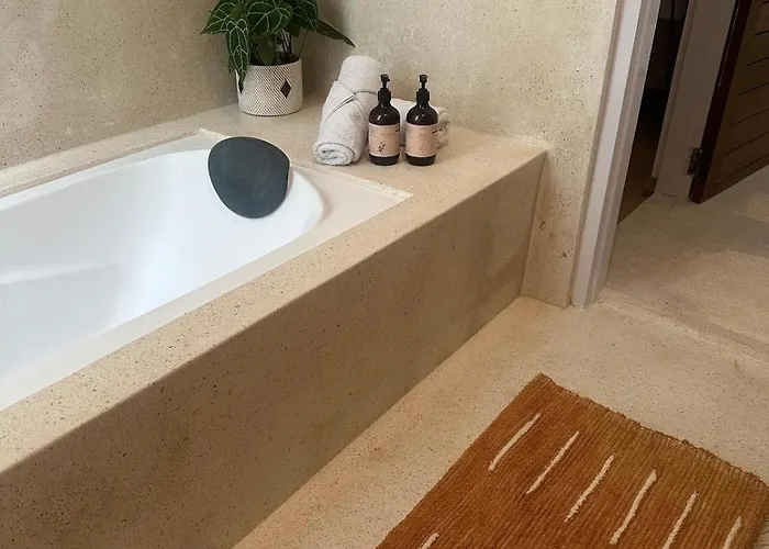 Vela 6 Bedroom Seminyak (Bali)