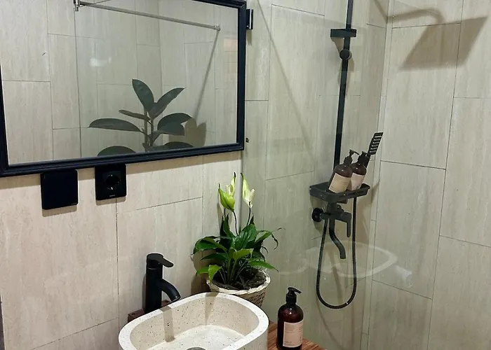 Vela 6 Bedroom Seminyak (Bali)