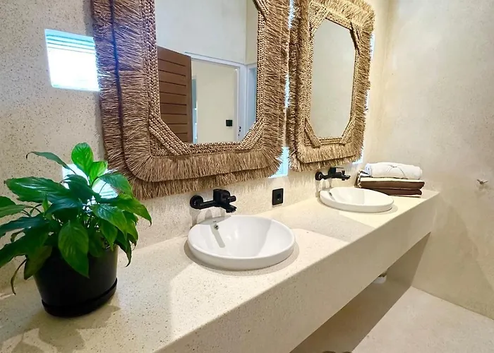 Villa Vela 6 Bedroom Seminyak (Bali)